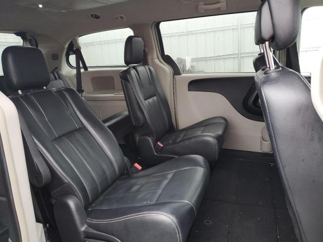 Photo 11 from auction – 2015 CHRYSLER TOWN & COU with VIN 2C4RC1BG4FR644744