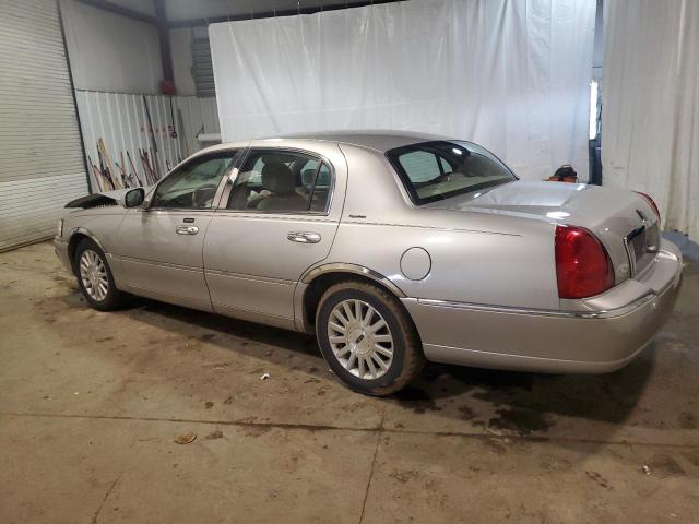 Photo 2 from auction – 2004 LINCOLN TOWN CAR E with VIN 1LNHM81WX4Y628272