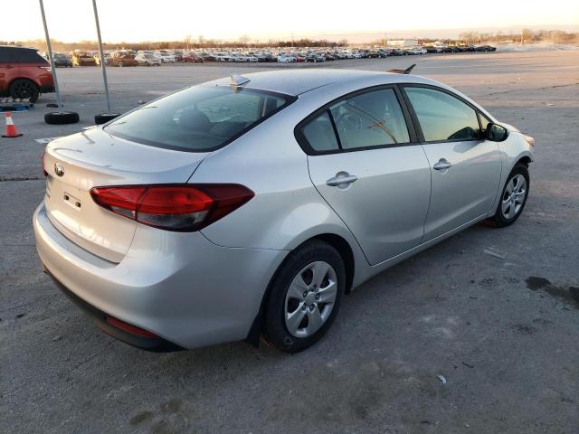 Photo 3 from auction – 2017 KIA FORTE LX with VIN 3KPFK4A74HE039622