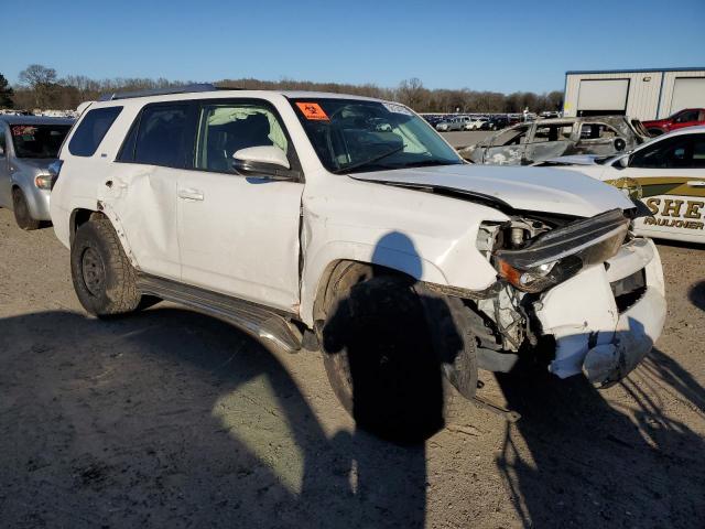 Photo 4 from auction – 2016 TOYOTA 4RUNNER SR with VIN JTEZU5JR4G5117448