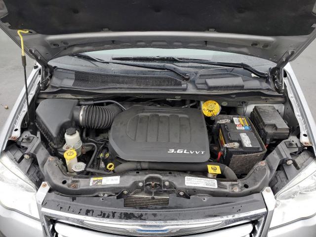 Photo 12 from auction – 2015 CHRYSLER TOWN & COU with VIN 2C4RC1BG4FR644744