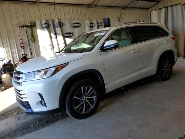 TOYOTA HIGHLANDER 2018 with VIN 5TDKZRFH0JS537322 - Photo from auction