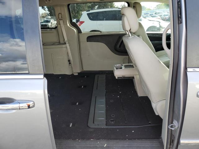 Photo 11 from auction – 2016 CHRYSLER TOWN & COU with VIN 2C4RC1CG4GR193864