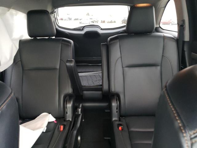 Photo 10 from auction – 2018 TOYOTA HIGHLANDER with VIN 5TDDZRFH2JS808163