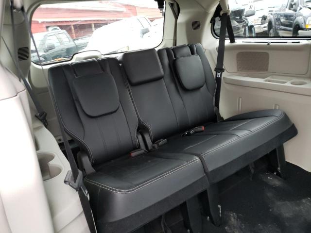 Photo 10 from auction – 2016 CHRYSLER TOWN & COU with VIN 2C4RC1CG3GR166249