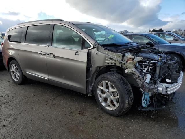 Photo 4 from auction – 2017 CHRYSLER PACIFICA T with VIN 2C4RC1BG0HR810213