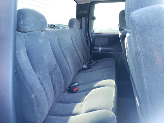 Photo 10 from auction – 2004 CHEVROLET SILVERADO with VIN 2GCEK19T941315604