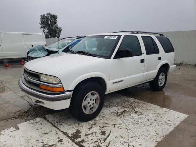 CHEVROLET BLAZER 2000 with VIN 1GNDT13WXYK147089 - Photo from auction