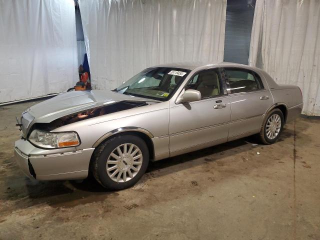 LINCOLN TOWN CAR E 2004 with VIN 1LNHM81WX4Y628272 - Photo from auction