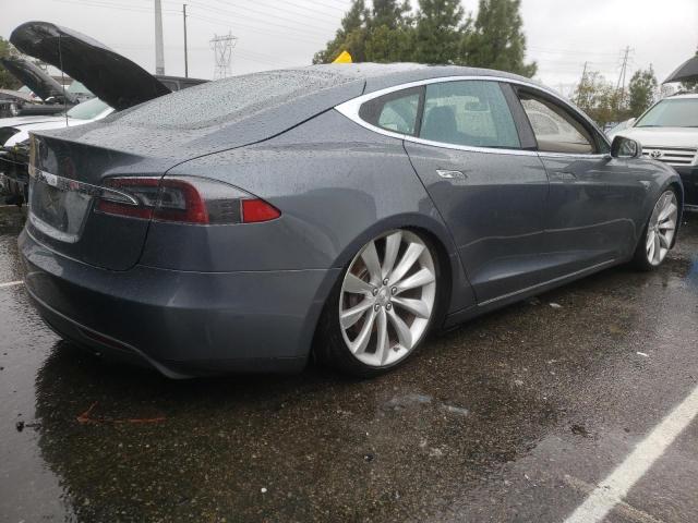 Photo 3 from auction – 2013 TESLA MODEL S with VIN 5YJSA1CG7DFP04742