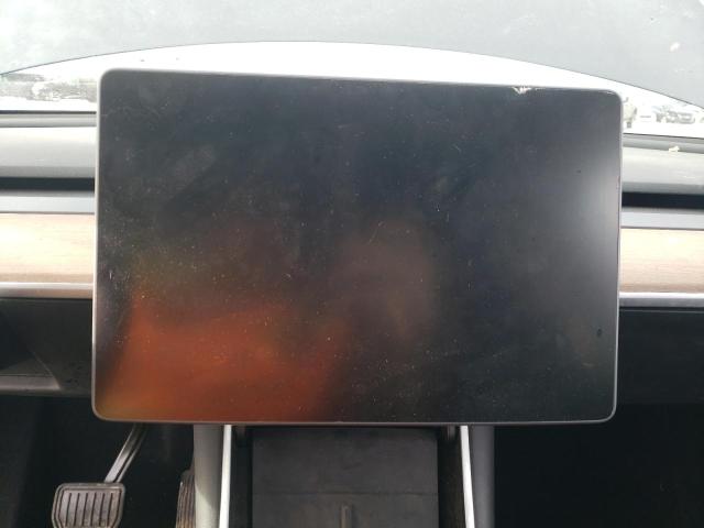 Photo 9 from auction – 2020 TESLA MODEL Y with VIN 5YJYGDEE3LF039777