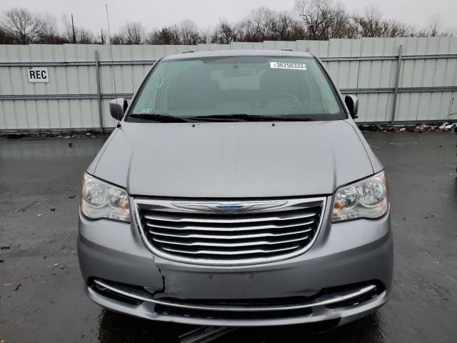 Photo 5 from auction – 2015 CHRYSLER TOWN & COU with VIN 2C4RC1BG4FR644744