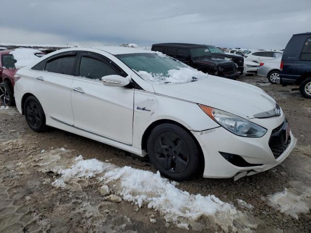 Photo 4 from auction – 2012 HYUNDAI SONATA HYB with VIN KMHEC4A43CA027273