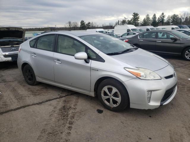 Photo 4 from auction – 2013 TOYOTA PRIUS with VIN JTDKN3DU6D5667690