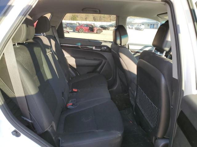 Photo 11 from auction – 2015 KIA SORENTO LX with VIN 5XYKTCA62FG592167