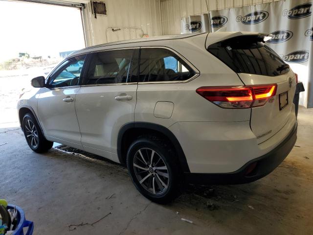 Photo 2 from auction – 2018 TOYOTA HIGHLANDER with VIN 5TDKZRFH0JS537322