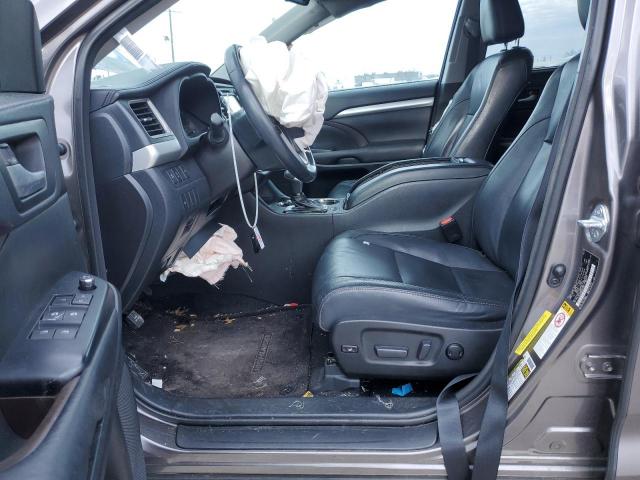 Photo 7 from auction – 2017 TOYOTA HIGHLANDER with VIN 5TDKZRFH9HS217751