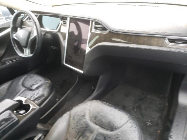 Photo 8 from auction – 2013 TESLA MODEL S with VIN 5YJSA1CG7DFP04742