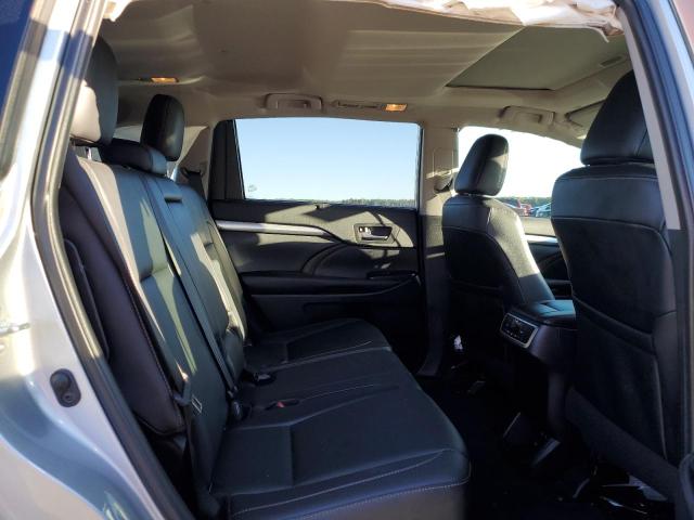Photo 11 from auction – 2019 TOYOTA HIGHLANDER with VIN 5TDJZRFH9KS589111