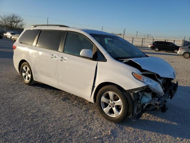 Photo 4 from auction – 2015 TOYOTA SIENNA LE with VIN 5TDKK3DC8FS564011