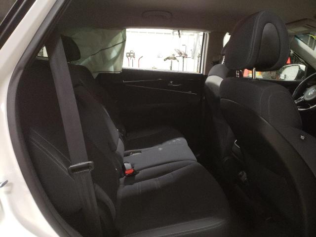 Photo 11 from auction – 2016 KIA SORENTO LX with VIN 5XYPG4A33GG140221