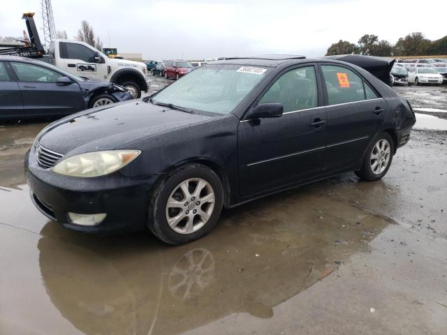 TOYOTA CAMRY LE 2005 with VIN 4T1BE32K55U418933 - Photo from auction