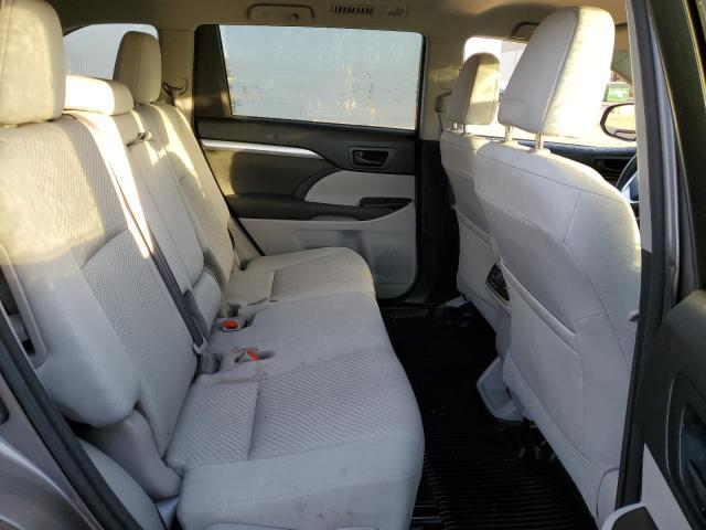 Photo 11 from auction – 2016 TOYOTA HIGHLANDER with VIN 5TDZKRFHXGS165290