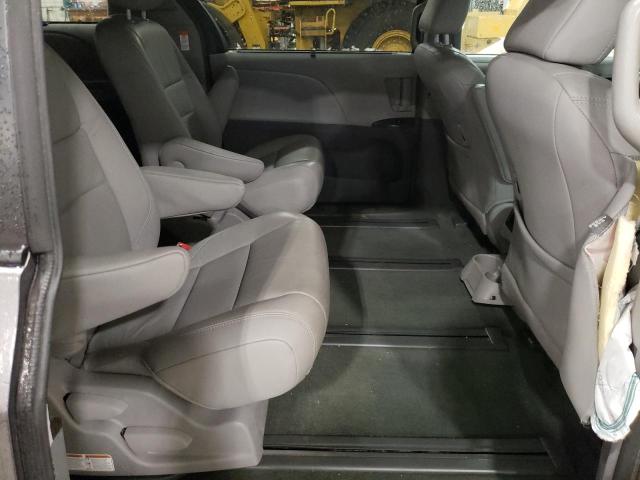 Photo 11 from auction – 2017 TOYOTA SIENNA XLE with VIN 5TDDZ3DC6HS169333
