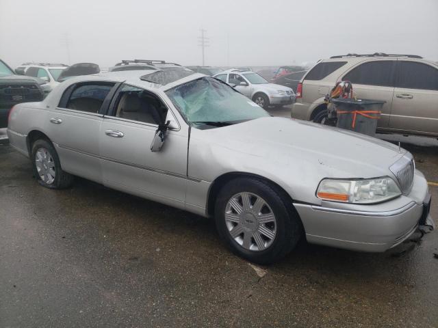 Photo 4 from auction – 2003 LINCOLN TOWN CAR C with VIN 1LNHM83W83Y609425