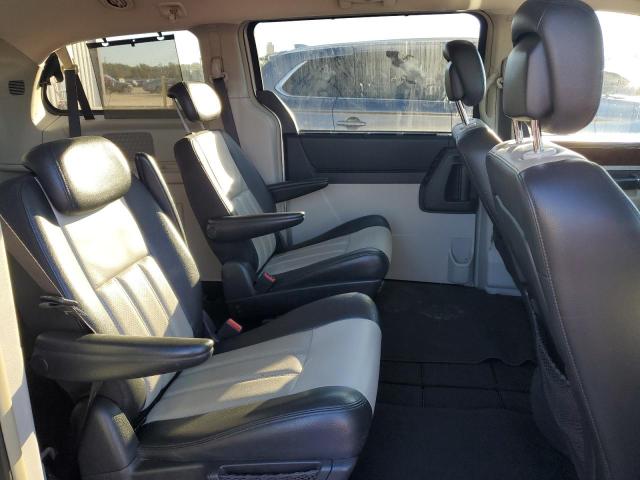 Photo 11 from auction – 2010 CHRYSLER TOWN & COU with VIN 2A4RR8DX9AR366608