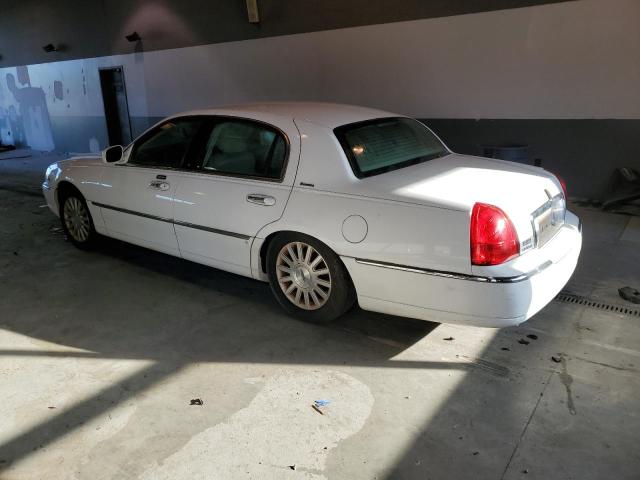 Photo 2 from auction – 2003 LINCOLN TOWN CAR E with VIN 1LNHM81W83Y684449