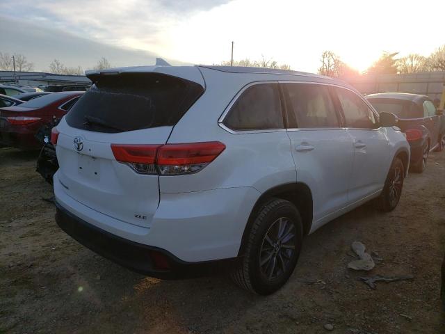 Photo 3 from auction – 2017 TOYOTA HIGHLANDER with VIN 5TDKZRFH3HS521478