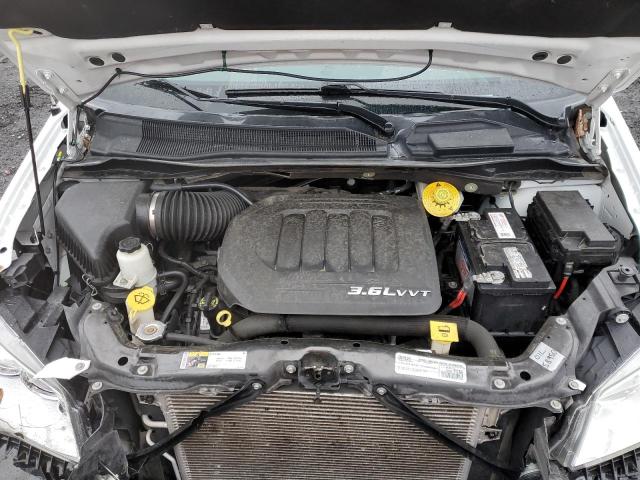 Photo 12 from auction – 2015 CHRYSLER TOWN & COU with VIN 2C4RC1BG8FR696393