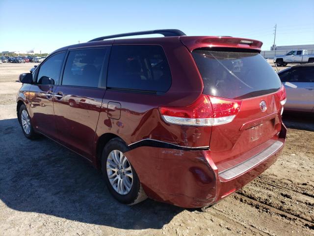 Photo 2 from auction – 2011 TOYOTA SIENNA XLE with VIN 5TDYK3DCXBS103798