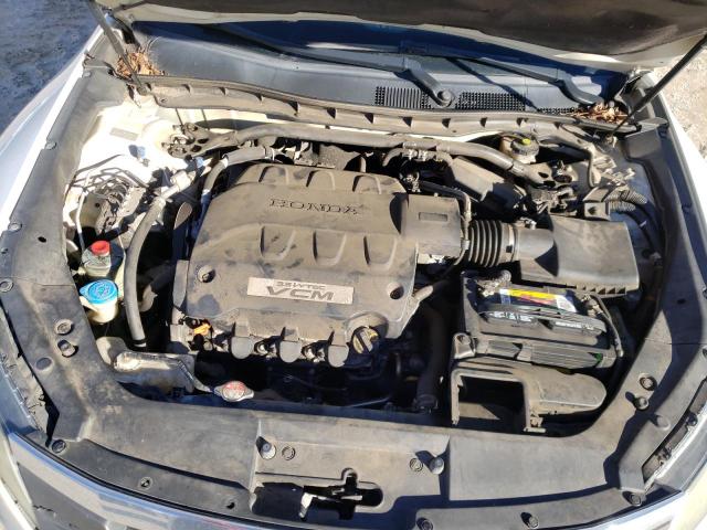 Photo 11 from auction – 2011 HONDA ACCORD CRO with VIN 5J6TF2H51BL007820