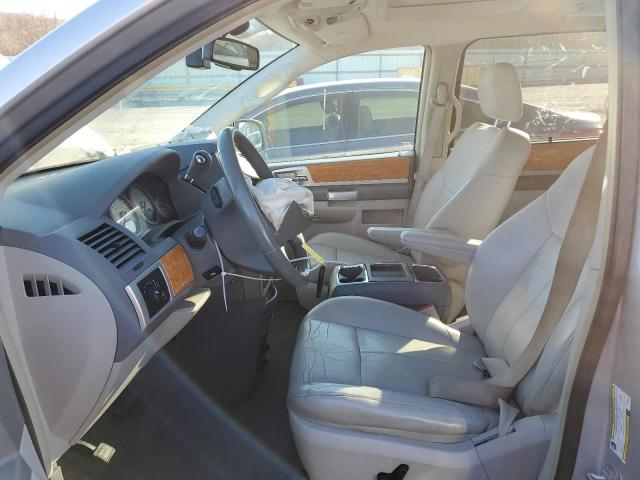 Photo 7 from auction – 2010 CHRYSLER TOWN & COU with VIN 2A4RR6DX5AR233672