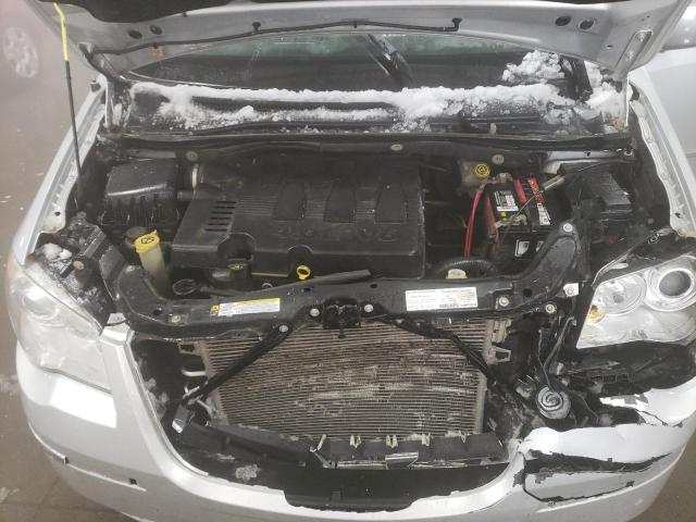 Photo 12 from auction – 2008 CHRYSLER TOWN & COU with VIN 2A8HR64X08R802674