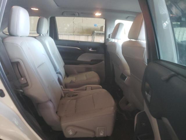 Photo 11 from auction – 2018 TOYOTA HIGHLANDER with VIN 5TDDZRFH6JS877230
