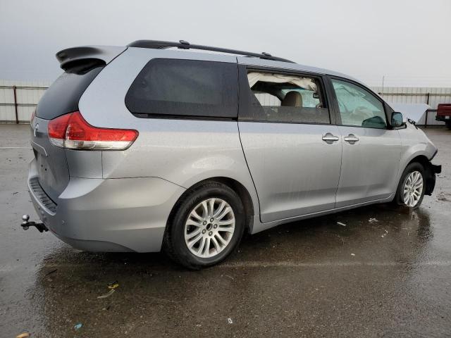 Photo 3 from auction – 2013 TOYOTA SIENNA XLE with VIN 5TDYK3DC8DS308572