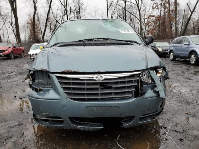 Photo 5 from auction – 2005 CHRYSLER TOWN & COU with VIN 2C4GP44R75R568253