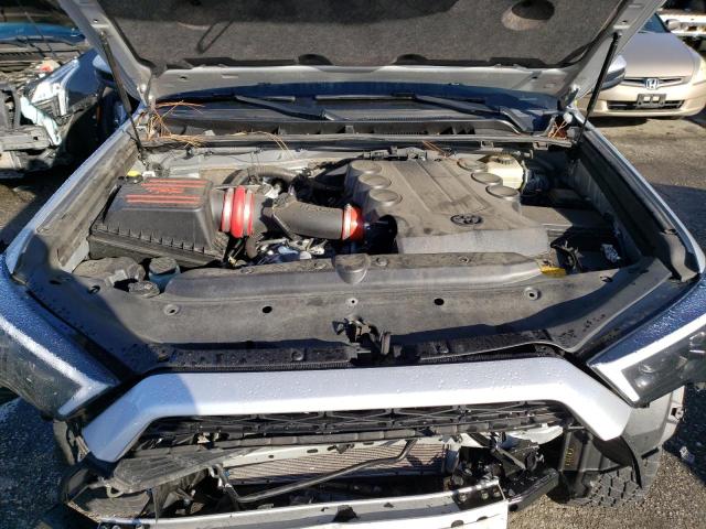 Photo 12 from auction – 2020 TOYOTA 4RUNNER SR with VIN JTEBU5JR2L5824348