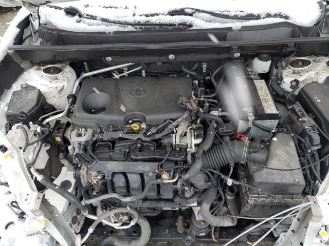 Photo 11 from auction – 2019 TOYOTA RAV4 XLE with VIN JTMP1RFV1KD038058