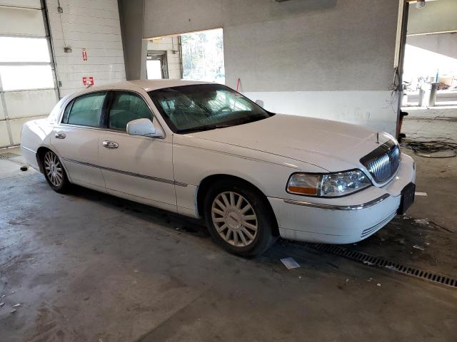 Photo 4 from auction – 2003 LINCOLN TOWN CAR E with VIN 1LNHM81W83Y684449