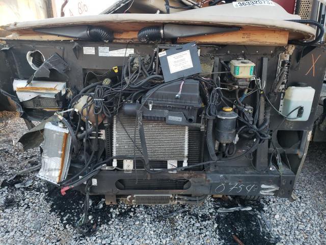 Photo 7 from auction – 2006 FOUR HURRICANE with VIN 1F6NF53Y260A10754