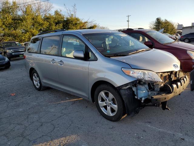 Photo 4 from auction – 2016 TOYOTA SIENNA LE with VIN 5TDKK3DC2GS750497