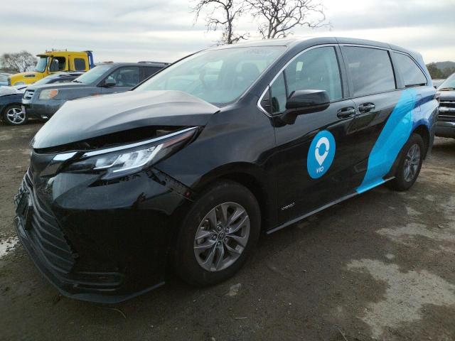 TOYOTA SIENNA LE 2021 with VIN 5TDKRKEC4MS048164 - Photo from auction