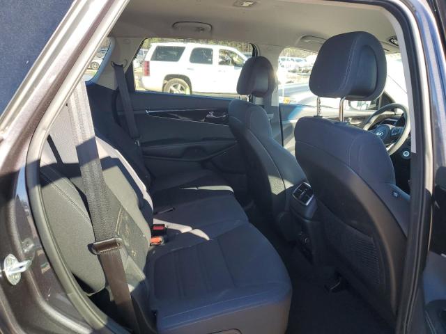 Photo 11 from auction – 2016 KIA SORENTO LX with VIN 5XYPG4A36GG015889