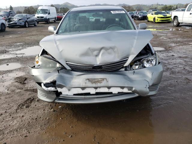 Photo 5 from auction – 2005 TOYOTA CAMRY LE with VIN 4T1BE32K55U514626