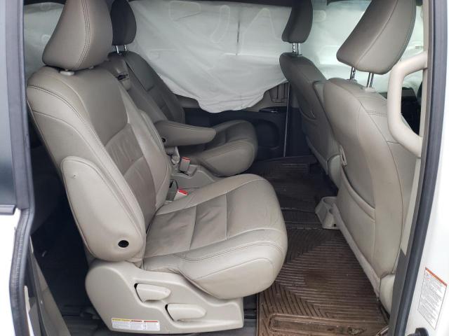 Photo 11 from auction – 2015 TOYOTA SIENNA XLE with VIN 5TDYK3DC8FS584088