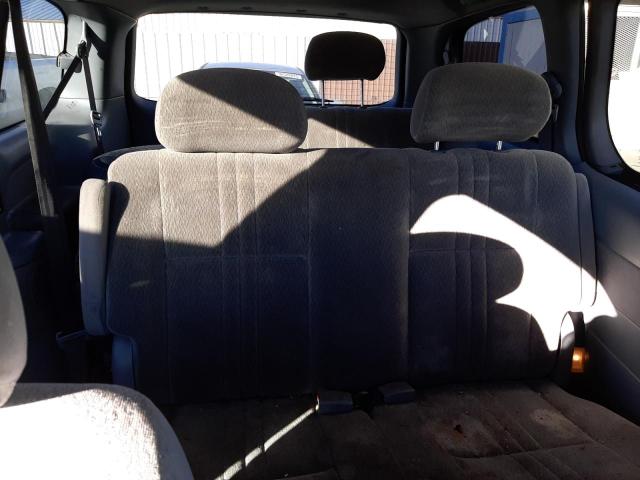 Photo 10 from auction – 2002 TOYOTA SIENNA CE with VIN 4T3ZF19CX2U481687